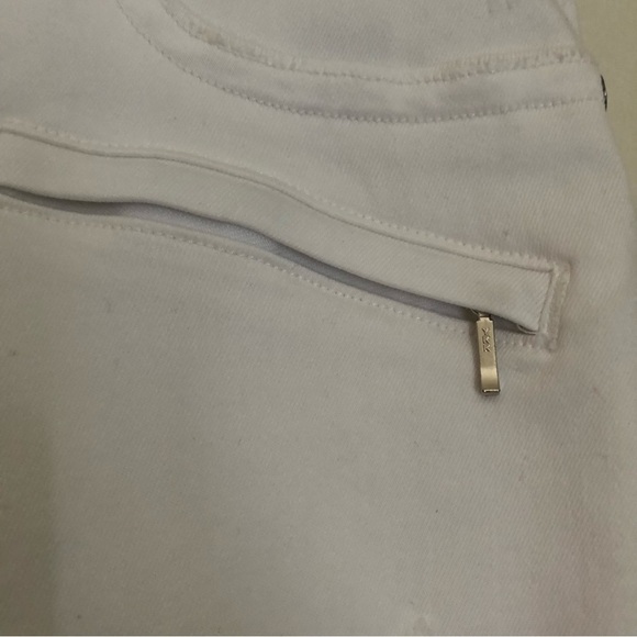 True Religion Halle Mid-rise Super Skinny Jeans (size 32) - Picture 12 of 16